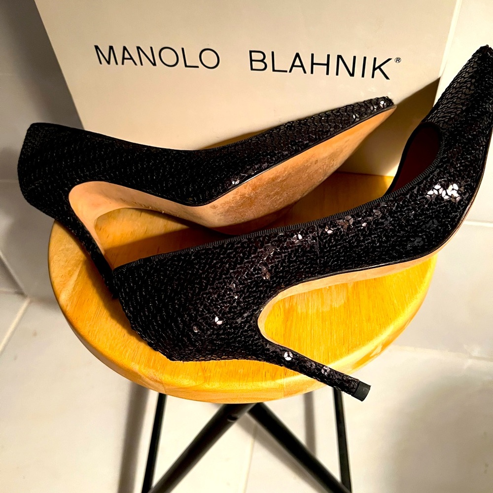 MANOLO BLAHNIKS Sequin heels